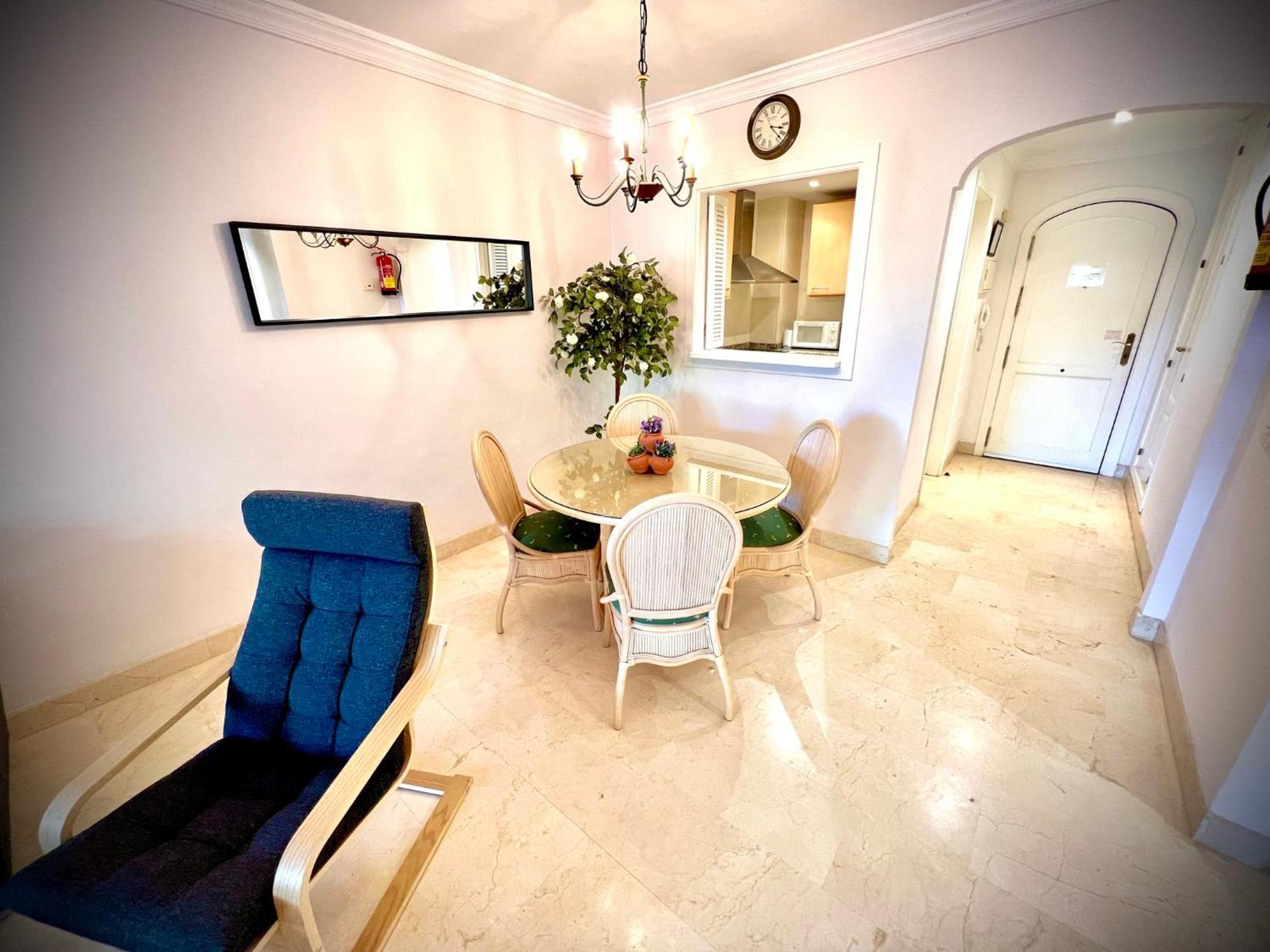 2-bed Apartemen *